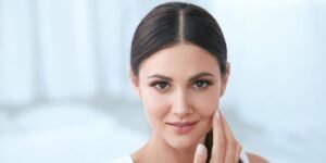 How to Achieve Healthy Skin While Traveling