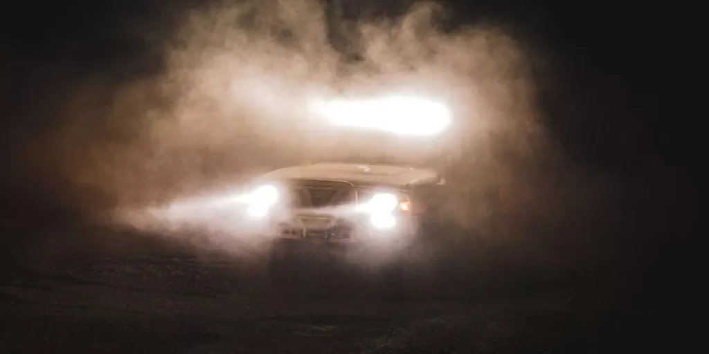 Restoring Cloudy Car Headlights 1024x512.webp.webp