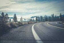 safe overtaking on highways 1024x683.jpeg
